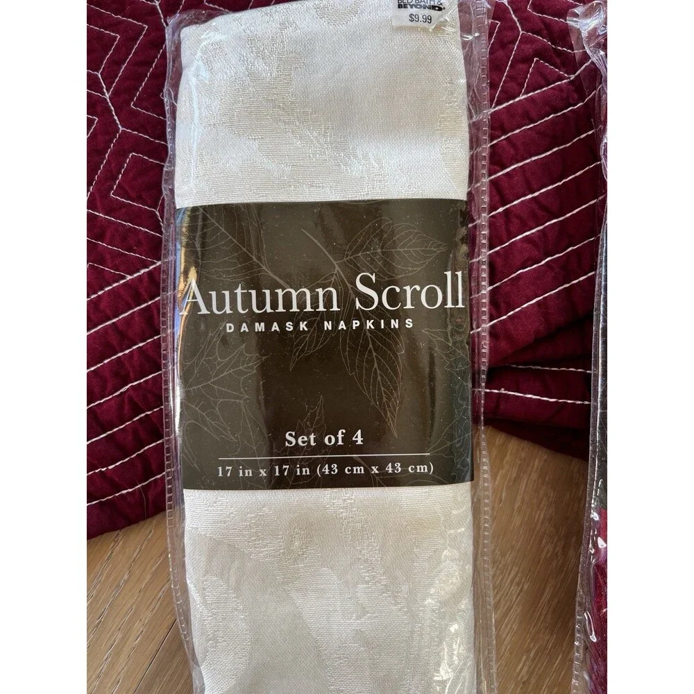 Town & Country Living Autumn Scroll 8 Napkins Burgundy White 4 Placemats NWT